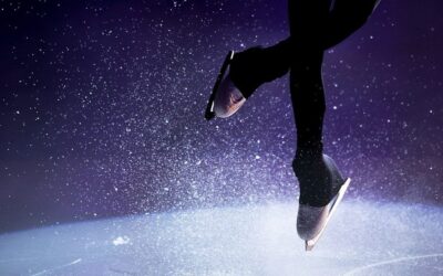 pattinaggio di figura quale allenamento serve, tutte le sfide di uno sport che richiede forza ed equilibrio, oltre all'eleganza
